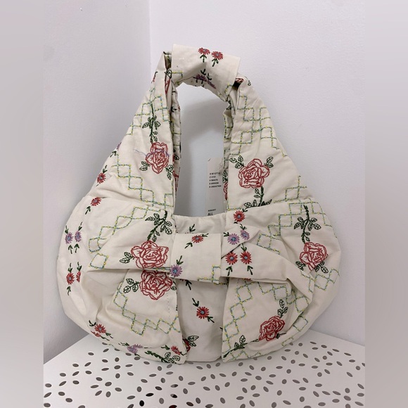 Embroidered Bow Baguette Bag - Picture 3 of 8